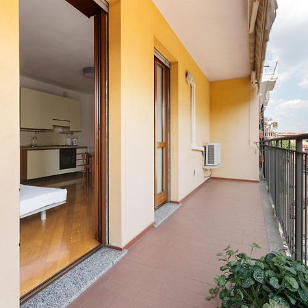 Cosy Studio With Balcony & Private Garage Milan Exterior photo