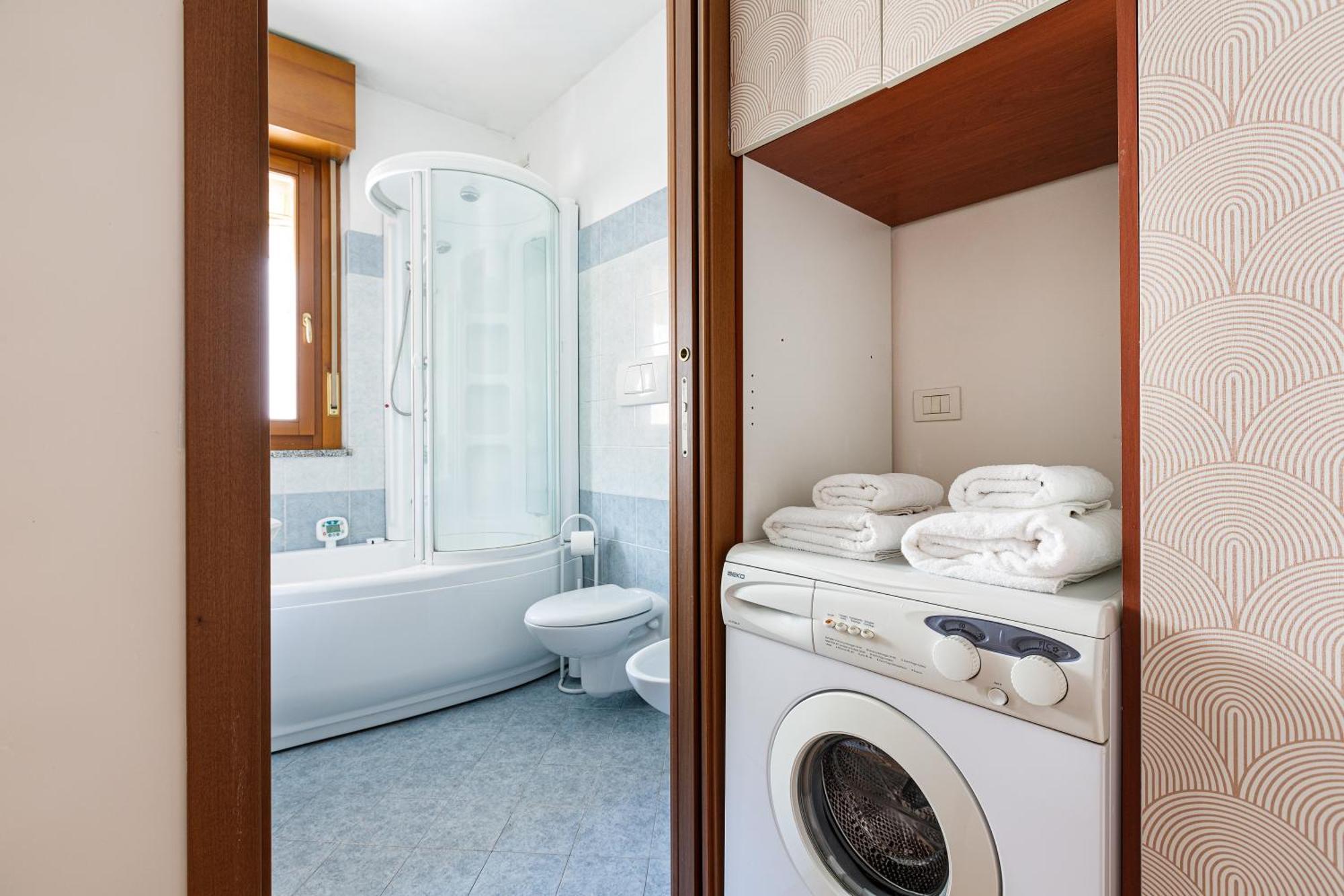 Cosy Studio With Balcony & Private Garage Milan Exterior photo
